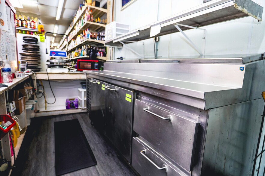 More Photos Of 9875 S Dixie Hwy, Erie Supermarket For Sale