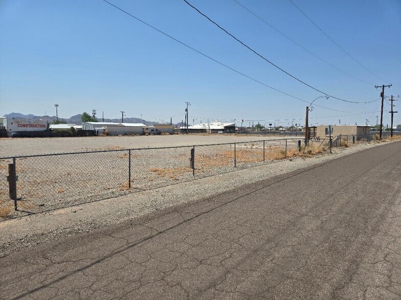 More Photos Of 135 Ironwood St, Quartzsite Office For Sale
