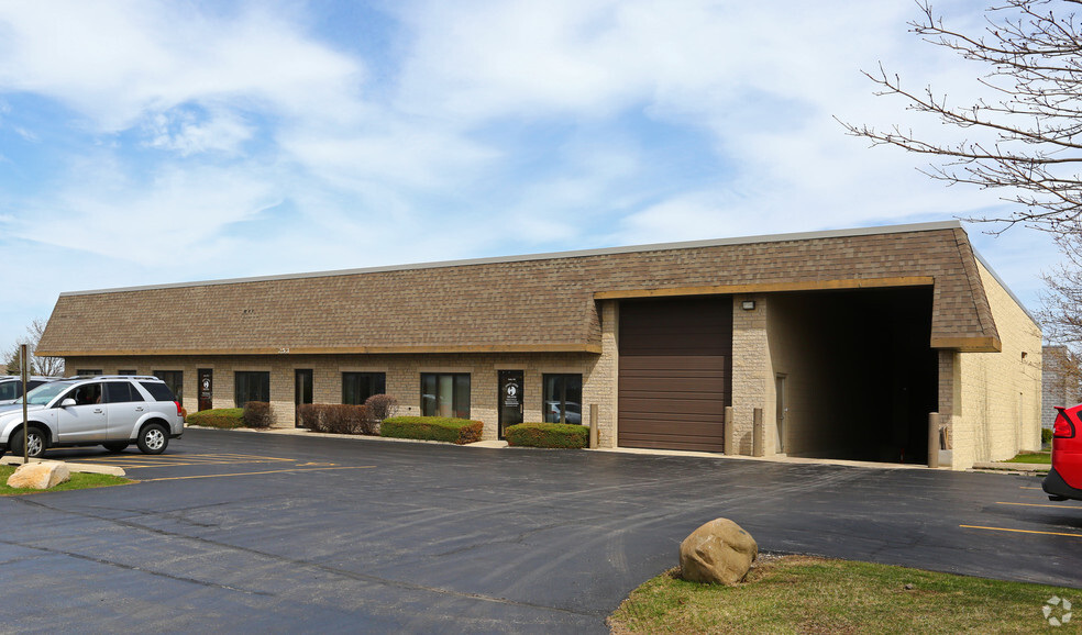 Primary Photo Of 253 Commerce Dr, Grayslake Warehouse For Sale