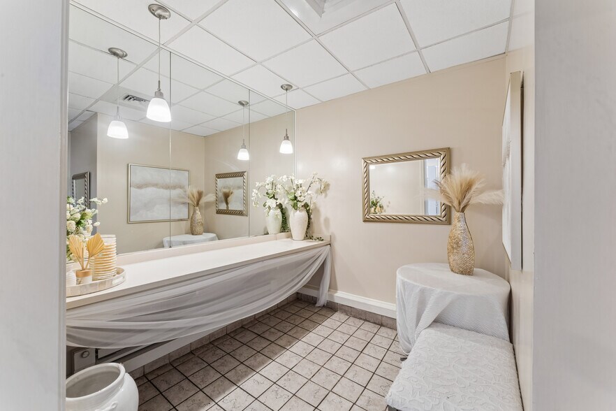 More Photos Of 62 Cove St, New Haven Specialty For Sale
