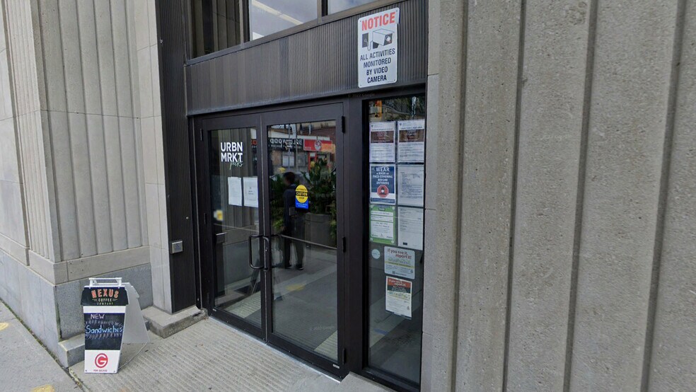 More Photos Of 27 Simcoe St N, Oshawa Bank For Sale