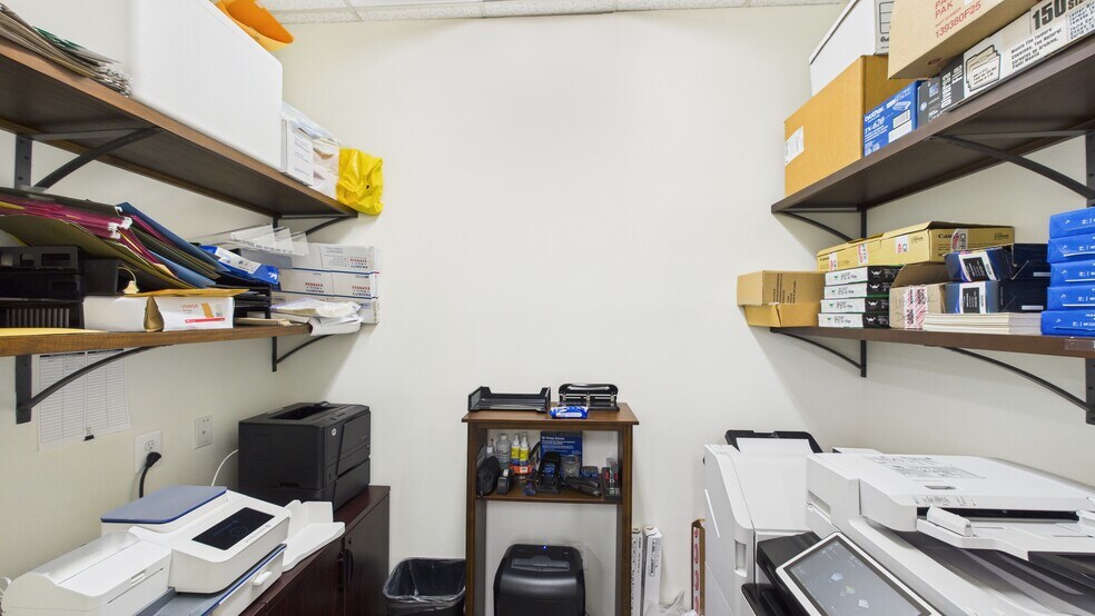 More Photos Of 14012-14018 Sullyfield Cir, Chantilly Medical For Lease