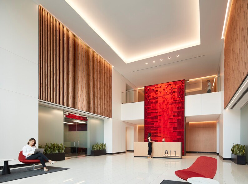 More Photos Of 811 Barton Springs Rd, Austin Office For Lease