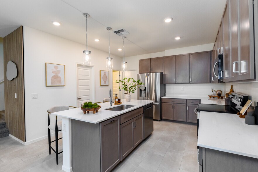 More Photos Of 651 N Ironwood Dr, Apache Junction Apartments For Sale