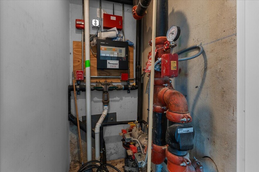 More Photos Of 117 East St, Hutto Loft Creative Space For Sale