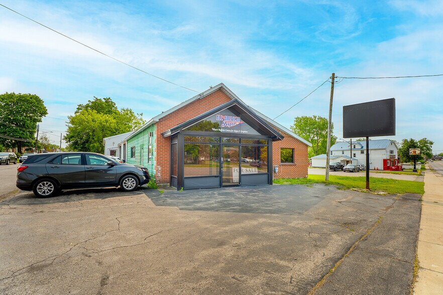 More Photos Of 1486 Abbott Rd, Lackawanna Freestanding For Sale