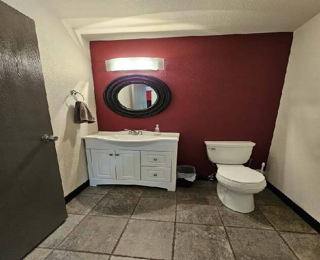 More Photos Of 1501 W Campus Dr, Littleton Flex For Sale