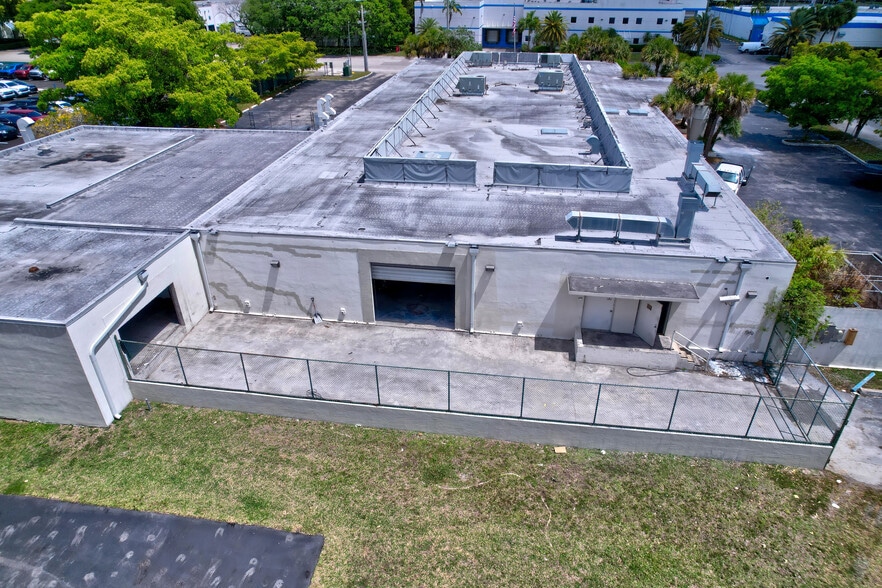 More Photos Of 14150 SW 119th Ave, Miami Manufacturing For Lease