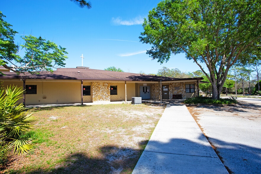 Primary Photo Of 3925 Red Bug Lake Rd, Casselberry Specialty For Sale