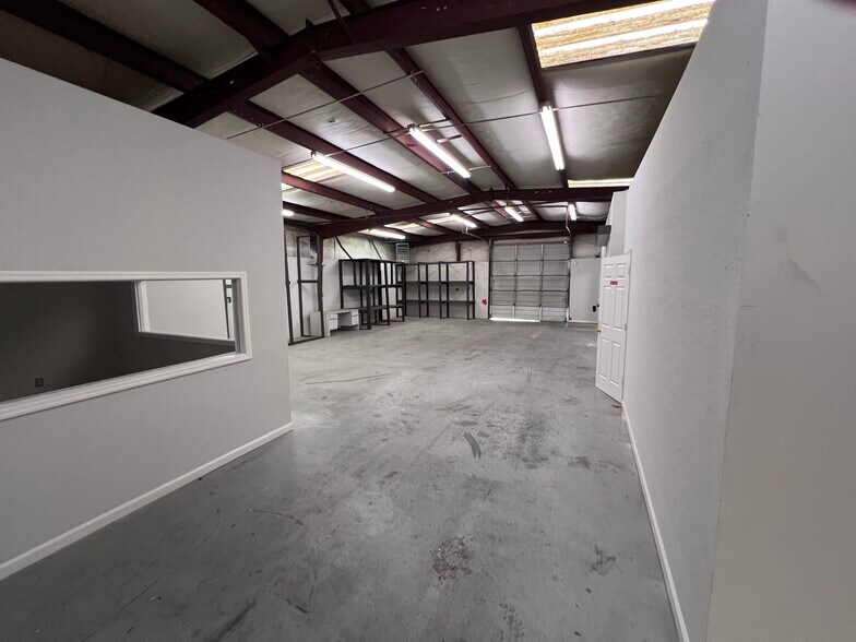 More Photos Of 3 Base St, West Columbia Flex For Lease