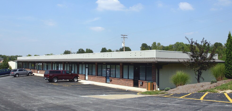 More Photos Of 1-11 Jason Ct, Saint Charles Unknown For Lease