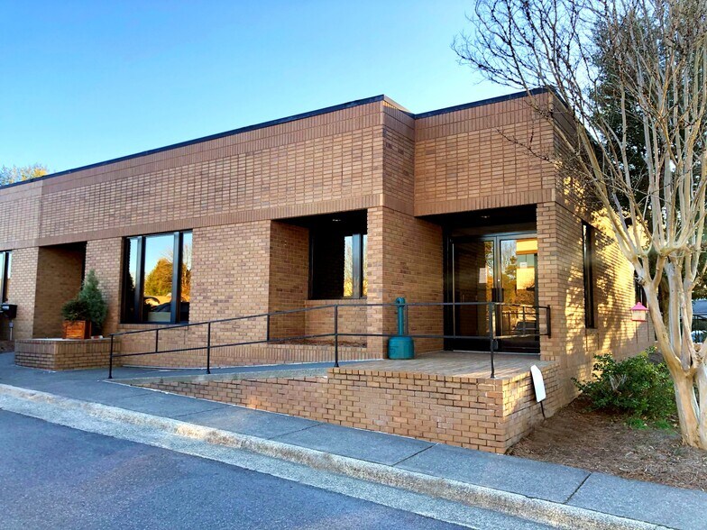 More Photos Of 160 Charlois Blvd, Winston-Salem Medical For Sale