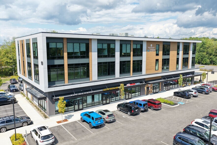 More Photos Of 10 Market St, Scarborough Office For Sale
