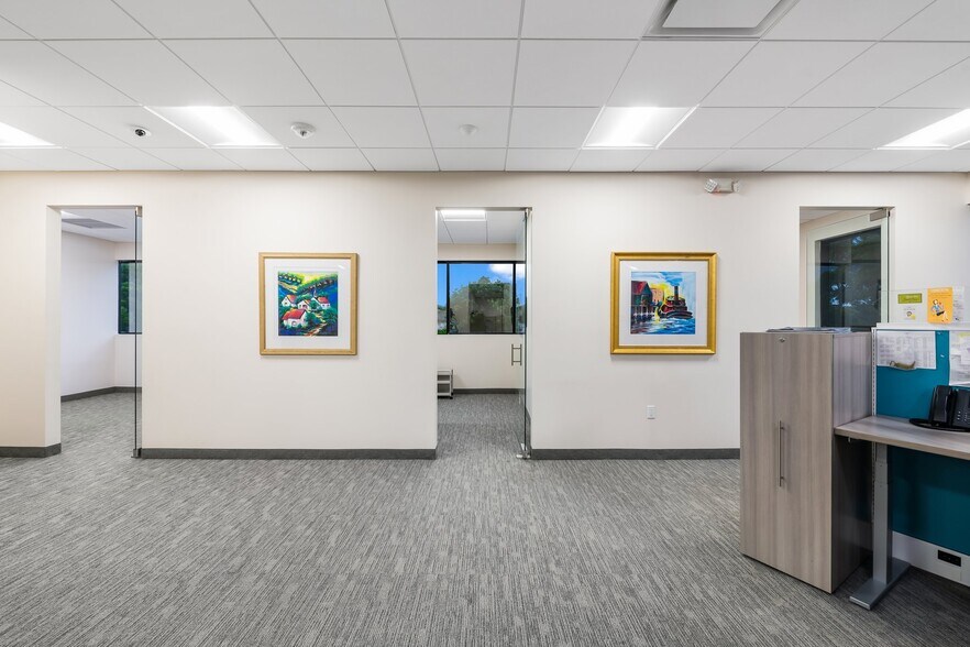More Photos Of 3303 W Commercial Blvd, Fort Lauderdale Office For Sale