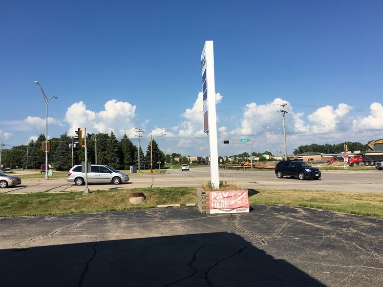 More Photos Of 1701-1703 N Casaloma Dr, Appleton Land For Sale