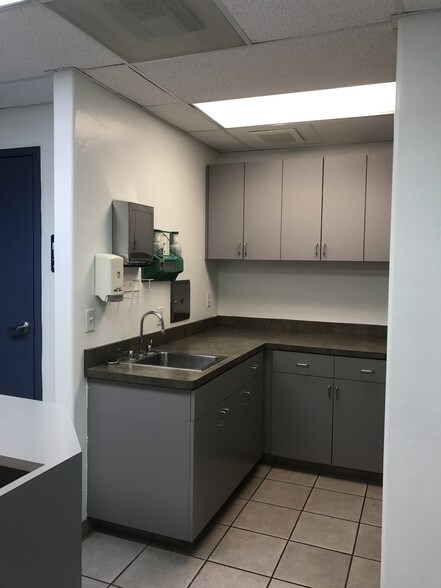 More Photos Of 1310 W St Marys Rd, Tucson Medical For Lease