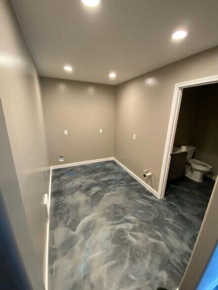 More Photos Of 801 Jane St, Casper Industrial For Lease