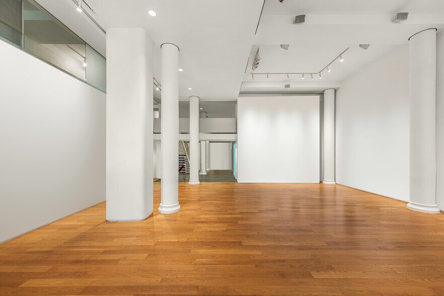 More Photos Of 43 W 13th St, New York Apartments For Sale