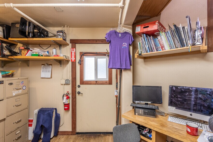 More Photos Of 170 N Lake Blvd, Tahoe City Storefront For Lease