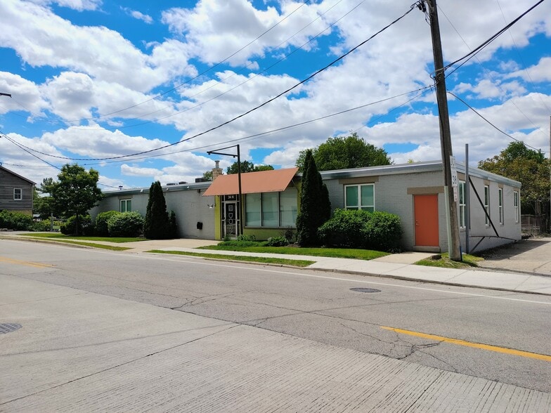 More Photos Of 34 N Bennett St, Geneva Office For Lease