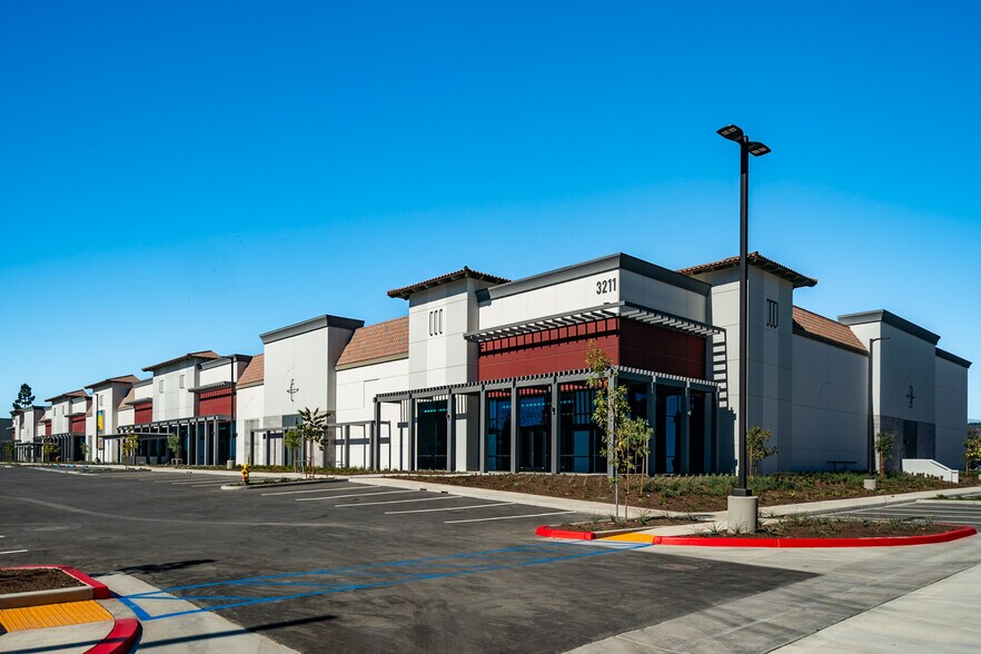 More Photos Of 3211 Mission Oaks Blvd, Camarillo Warehouse For Lease