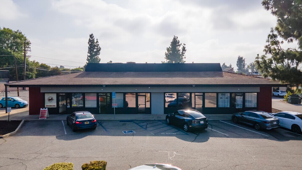 More Photos Of 985-987 W Foothill Blvd, Claremont Unknown For Lease