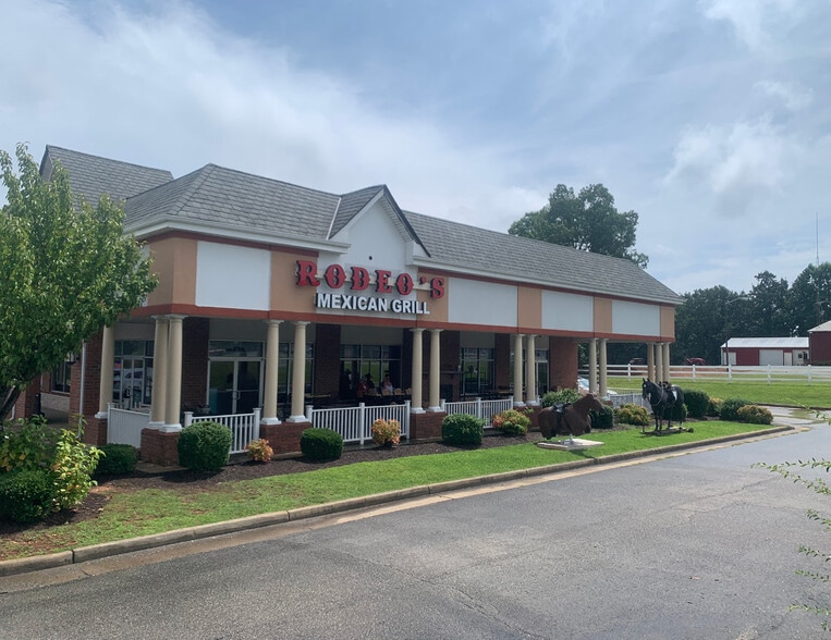 More Photos Of 15960 N James Madison Hwy, Dillwyn General Retail For Lease