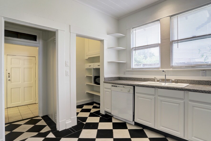 More Photos Of 4318 Kyle St, Houston Freestanding For Lease