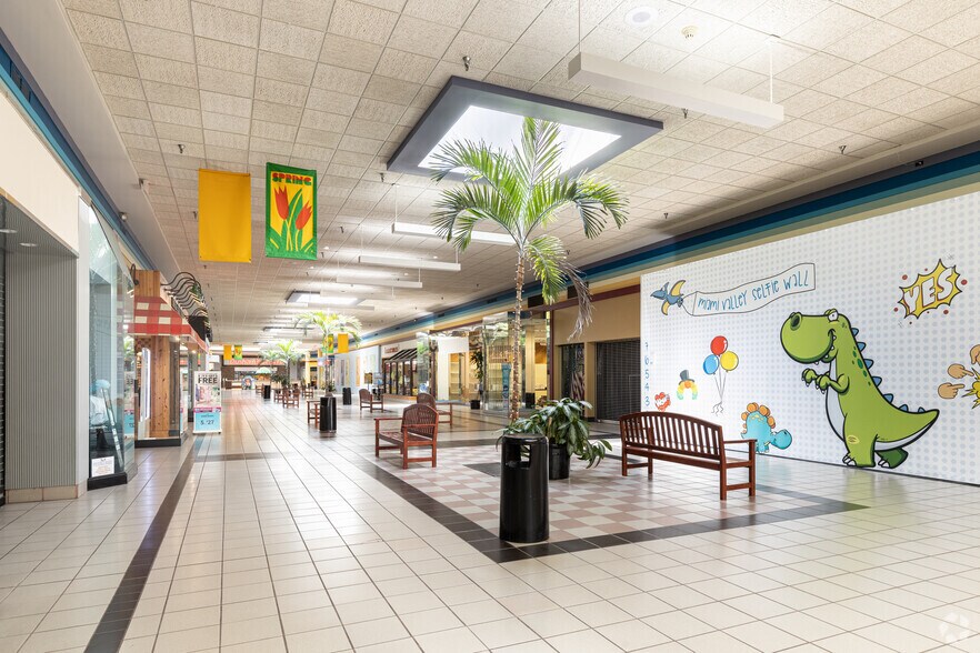 More Photos Of 987-999 E Ash St, Piqua Unknown For Lease