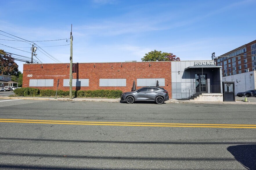 More Photos Of 400 Bergen Blvd, Palisades Park General Retail For Lease