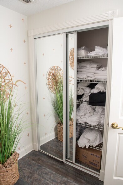 More Photos Of 23 E 8th St, Panama City Office Residential For Sale