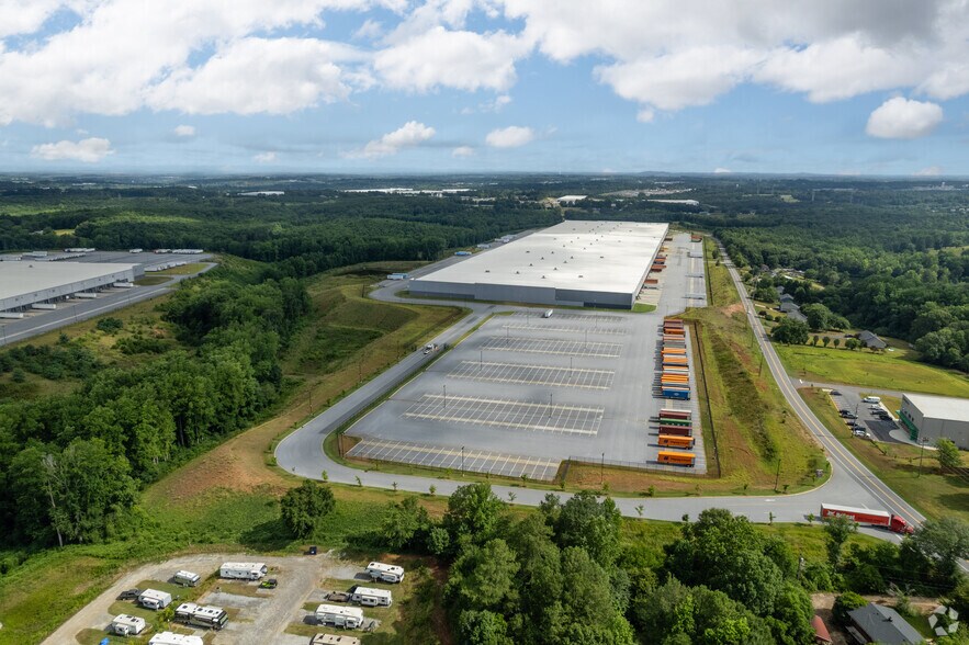 More Photos Of 578 Robinson Rd, Greer Distribution For Lease