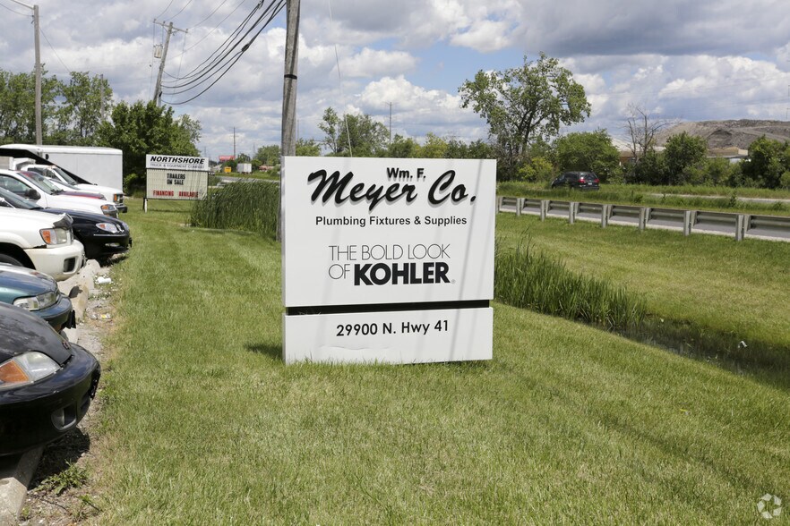 More Photos Of 29900 N Skokie Hwy, Lake Bluff Warehouse For Lease