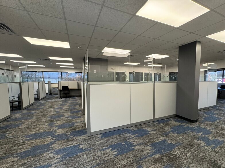 More Photos Of 2958 Gateway Dr, Elkhart Office For Sale