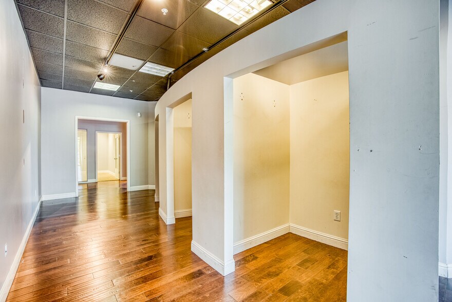 More Photos Of 7075 N West Ave, Fresno Freestanding For Lease