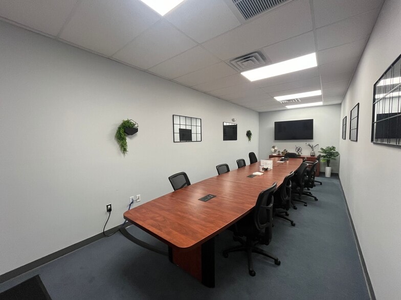 More Photos Of 2127 Hamilton Ave, Hamilton Office For Sale