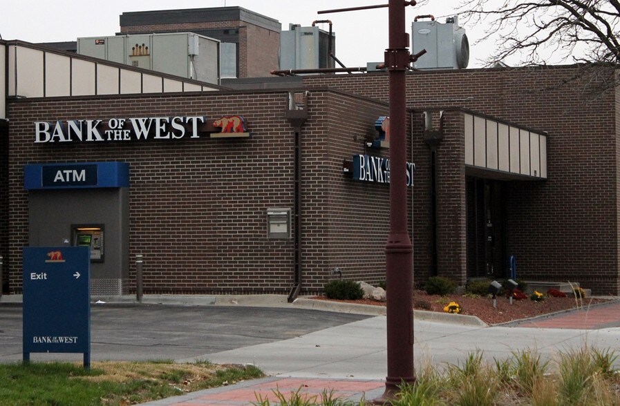 More Photos Of 535 Main St, Ames Office For Lease
