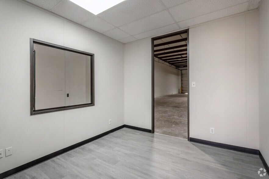 More Photos Of 15925 Morales Rd, Houston Unknown For Lease