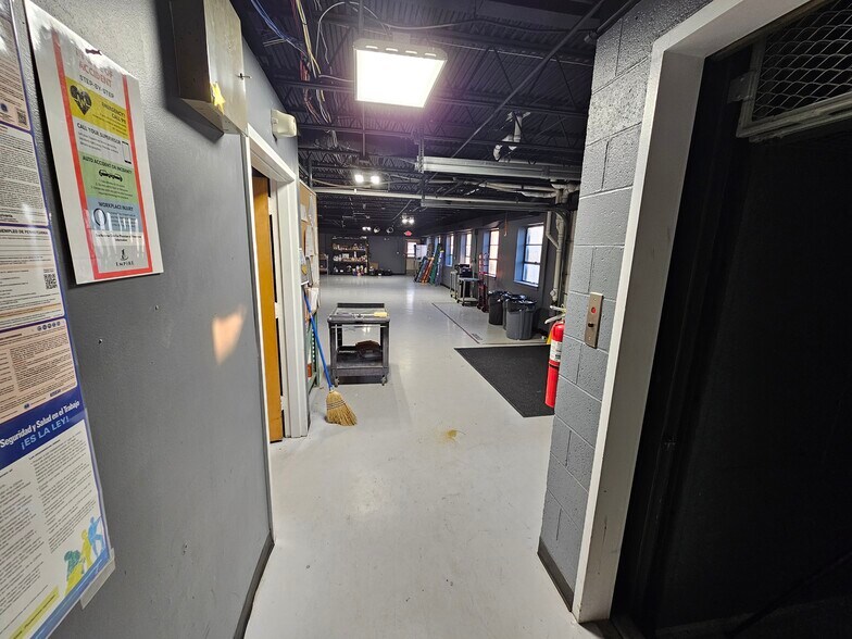 More Photos Of 456 Union Blvd, Allentown Light Manufacturing For Sale