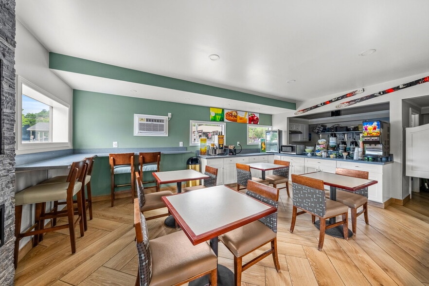 More Photos Of 2930 Main Ave, Durango Hotel For Sale