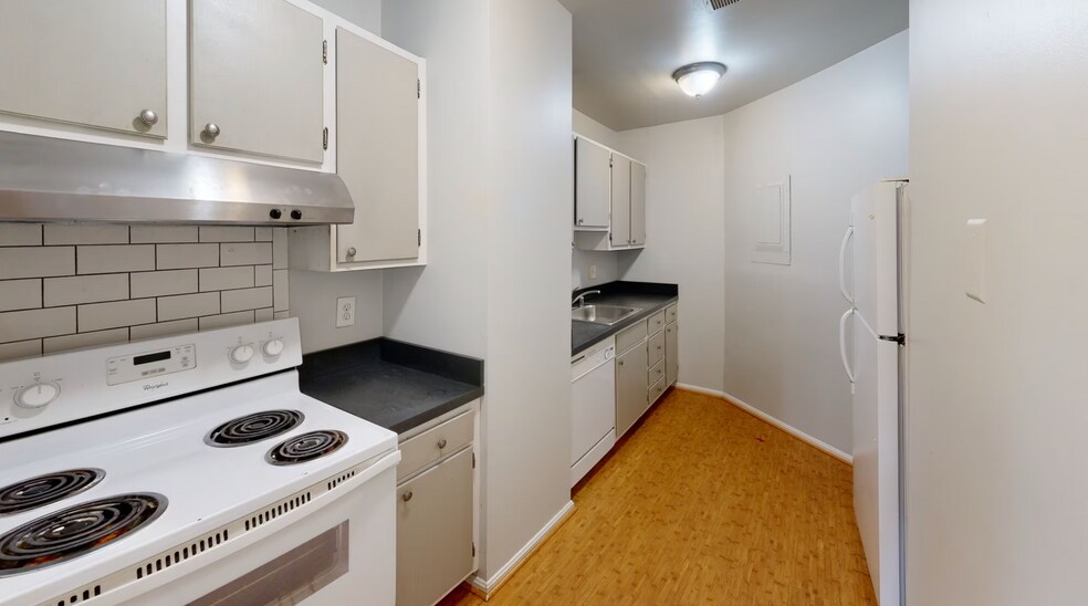 More Photos Of 2028 Mount Royal Ter, Baltimore Apartments For Sale