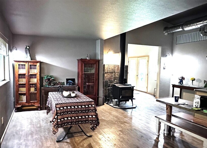 More Photos Of 220 Main St, Lincoln Restaurant For Sale