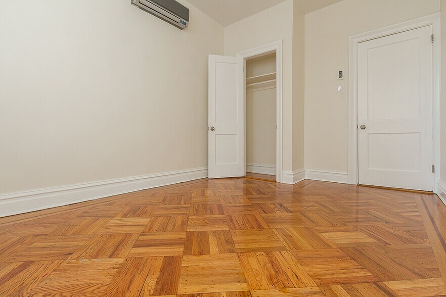 More Photos Of 7 Newark Bay Ct, Bayonne Apartments For Sale