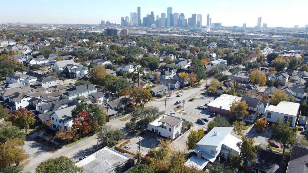 More Photos Of 801 Studewood St, Houston Restaurant For Lease