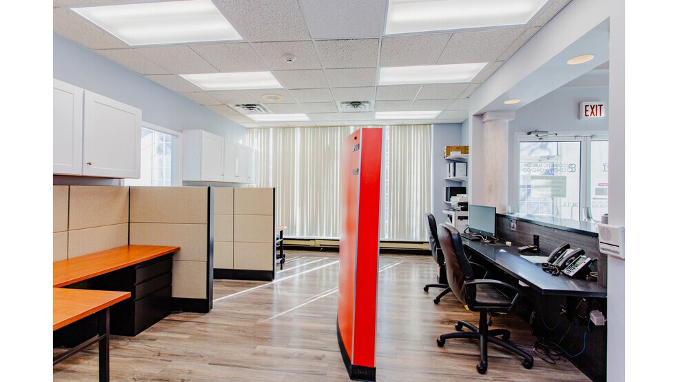 More Photos Of 815 Howard St, Evanston Medical For Sale