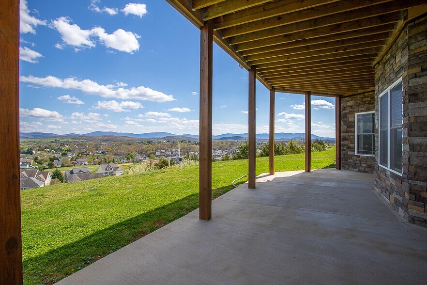 More Photos Of 243 Barrenridge rd, Staunton Specialty For Sale