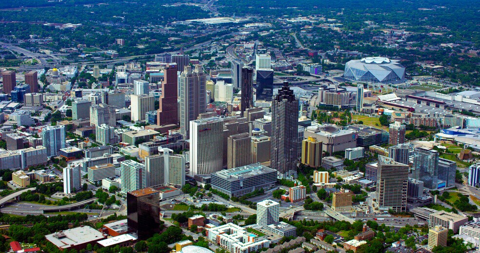 More Photos Of 2495 Cedarcrest Rd, Acworth Storefront For Lease