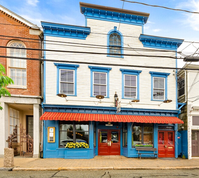Primary Photo Of 143 Water St, Stonington Restaurant For Sale