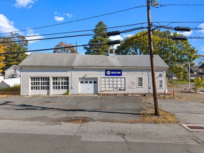 More Photos Of 905 Boston Post Rd, Madison Flex For Sale