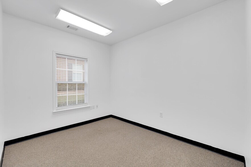 More Photos Of 248-250 Adley Way, Greenville Office For Sale